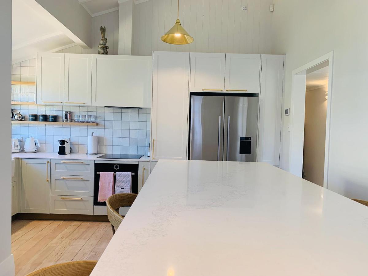 9 The Strand - New Pricing! Russell Eksteriør bilde